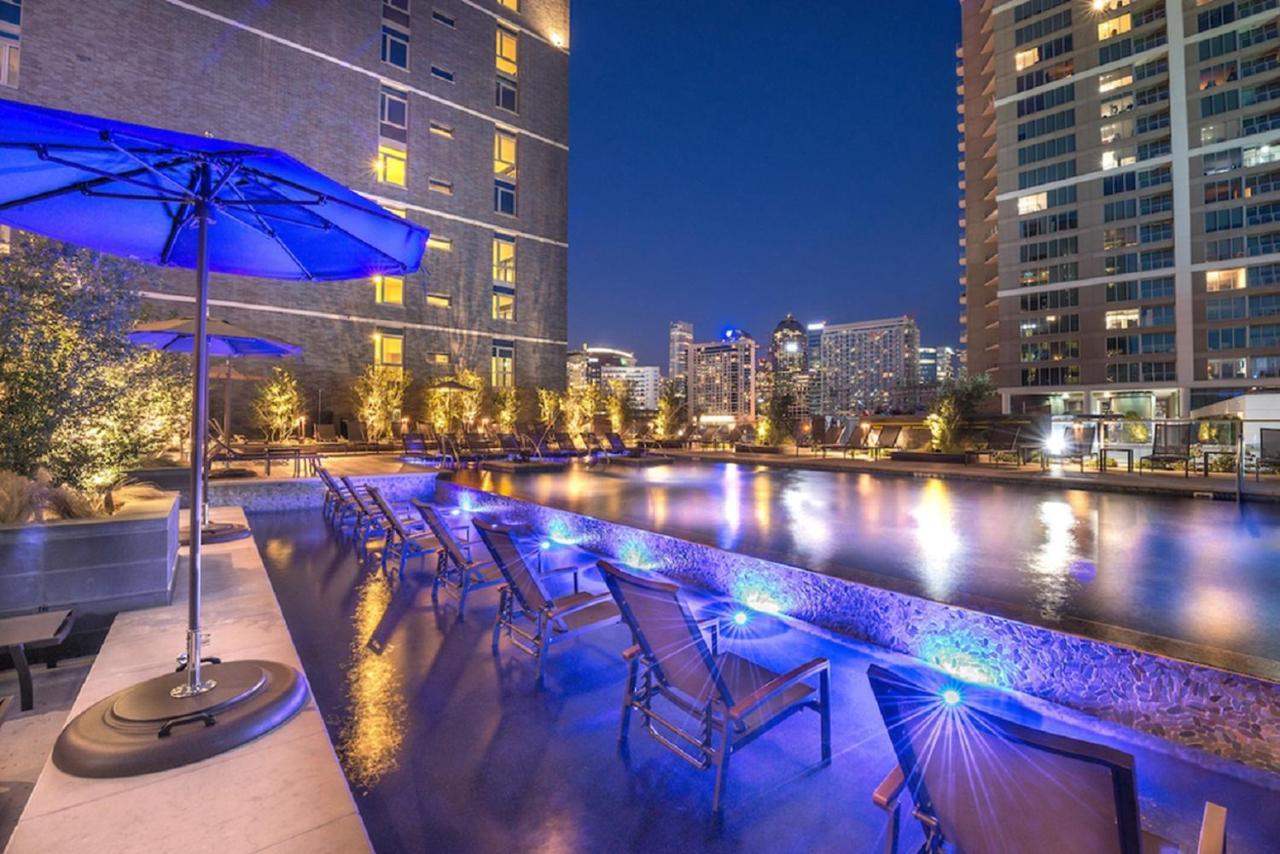 Downtown Dallas Apt With View Walking Distance To Aac With Free Parking Pool Wifi Dış mekan fotoğraf